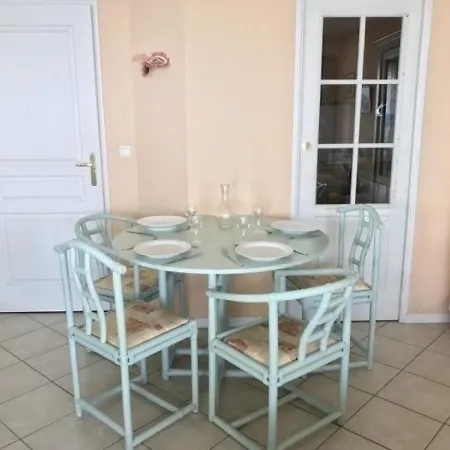 Biarritz, 1 Piece, 4 Personnes - Fr-1-3-381 Biarritz